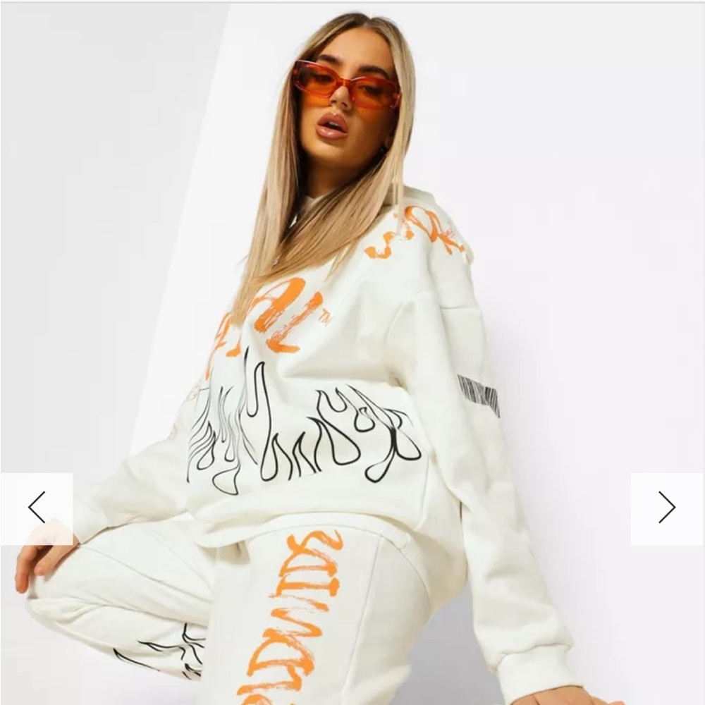 BOOHOO- Graffiti Hoodie